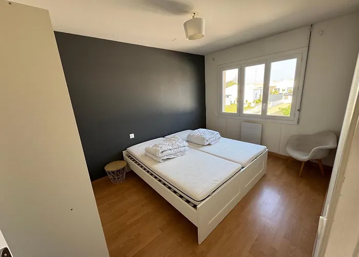 6 Couchages, 3 , Jardin , Parking , Fibre , Proche Port Et Commerces Les Sables-dʼOlonne