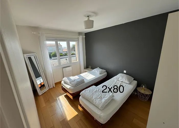 6 Couchages, 3 , Jardin , Parking , Fibre , Proche Port Et Commerces * Les Sables-dʼOlonne